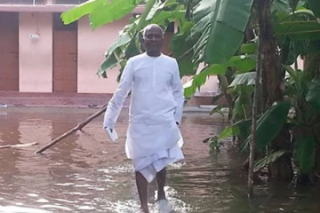 இளையராஜாவுக்கே இந்த நிலையா? தூ-னு துப்பி பொறுமையை இழந்த வைரல் வீடியோ..