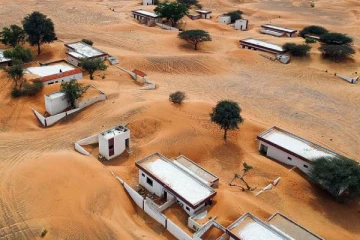 அமீரகத்தின் பாலைவன நடுவில் அமர்ந்திருக்கும் பேய் நகரம் - 50 ஆண்டின் மர்மம் என்ன?