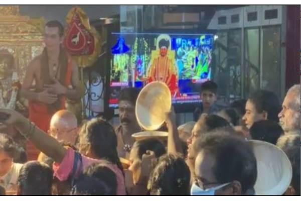 மதுரை சித்திரை திருவிழாவில் கலந்து கொண்ட நித்தியானந்தா..! - தமிழ்நாடு