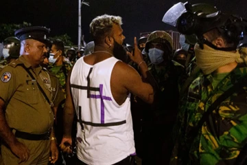 போராட்டத்தின் போது திருடப்பட்ட டீ- 56 ரக துப்பாக்கி மீட்பு