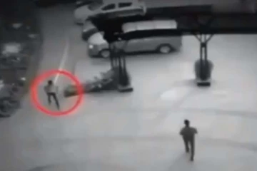 பேய் இருப்பது உண்மையா? ஒருவரிடமிருந்து மற்றொருவரிடம் தாவிய பகீர் காட்சி