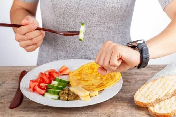 உடல் எடையை குறைக்கணுமா? சிம்பு சொல்லும் ரகசிய உத்தி இதுதான்! | How Did Simbu Reduce Weight Tips Goes Viral உடல் எடையை குறைக்கணுமா? சிம்பு சொல்லும் ரகசிய உத்தி இதுதான்! | How Did Simbu Reduce Weight Tips Goes Viral