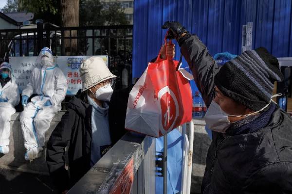 சீனாவில் மீண்டும் ஆட்டத்தை ஆரம்பித்த கொரோனா: அச்சத்தில் உலக நாடுகள் | Corona Increasing Rapidly In China