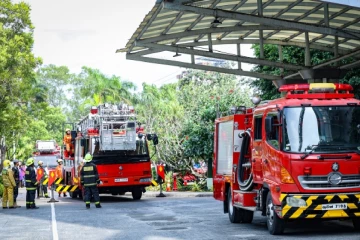 தீயில் முற்றாக எரிந்து கருகிய மூன்று வீடுகள் ; தீவிரமாகும் விசாரணைகள்