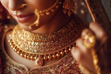 வார முதலிலேயே சரிந்த தங்கம் - விலை எவ்வளவு தெரியுமா?