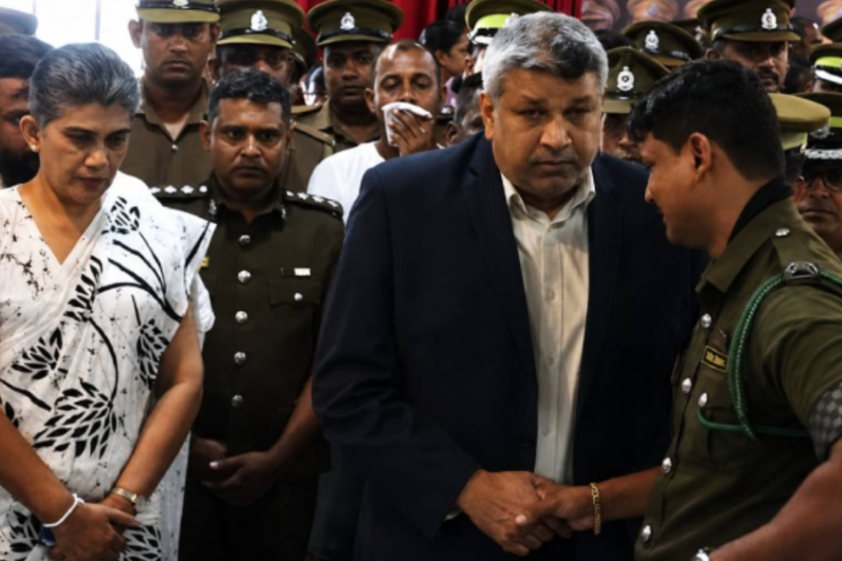 எங்களுக்கு அதிகாரம் கொடுங்கள்! நீதி அமைச்சரிடம் கதறி அழுத அதிகாரிகள் | Negombo Prison Police Justice Minister Cried எங்களுக்கு அதிகாரம் கொடுங்கள்! நீதி அமைச்சரிடம் கதறி அழுத அதிகாரிகள் | Negombo Prison Police Justice Minister Cried