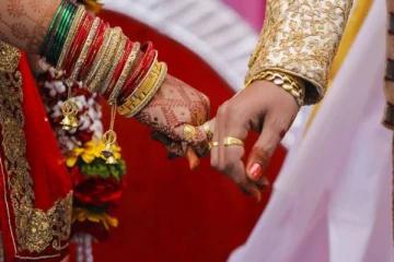 சிங்கள இளைஞனை திருமணம் செய்யும் தமிழ் தேசிய அரசியல் பிரமுகரின் புதல்வி!