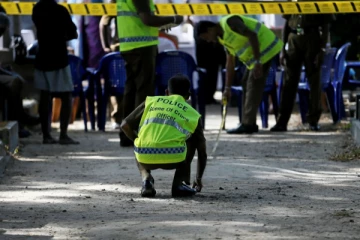 கூரிய ஆயுதத்தால் தாக்கப்பட்டு கொலை ; மூவர் கைது