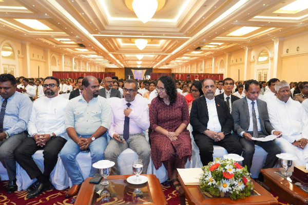 ஜனாதிபதி நிதியம் மக்களின் நிதியம் : ஹரிணி பகிரங்கம் | Who Achieved Best Results In The A L Exam Honored ஜனாதிபதி நிதியம் மக்களின் நிதியம் : ஹரிணி பகிரங்கம் | Who Achieved Best Results In The A L Exam Honored