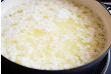 வீட்டில் தயிர் மிஞ்சிவிட்டதா? அதை வைத்து சுவையான பன்னீர் செய்யலாம்....!