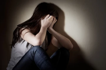 தொழில் பயிற்சியாளர்களிடம்  தவறாக நடந்து கொண்ட பிரதேச செயலாளர்