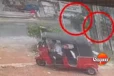 අකුරේගොඩ කළඹපු ඝාතකයන් CCTV දර්ශනවල - පැනලා ගිහින් තියෙන්නේ මඟදි තව අනතුරකුත් කරලා[VIDEO]