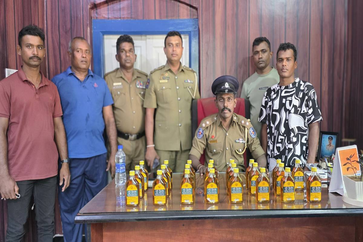 யாழில் சட்டவிரோதமாக மதுபானத்தை விற்பனை செய்தவர் கைது! | Man Arrested Illegally Selling Liquor In Jaffna