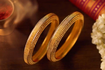 வார இறுதியில் சரமாரியாக உயர்ந்த தங்கம் விலை - கலக்கத்தில் நகைப்பிரியர்கள்