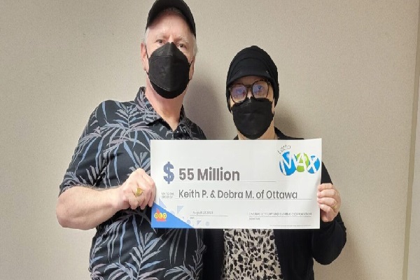 கனடாவில் ஓய்வுபெற்ற தம்பதிக்கு அடித்த ஜாக்பாட் | Ottawa Couple Wins 55 Million Lotto Max