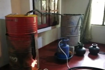 සුපිරි නිවසකින්   නිෂ්පාදනාගාරයක් කොටු - ඇනවුම් බොහෝයි....?