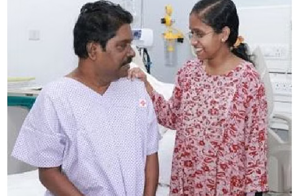 தந்தைக்கு உயிர்க்கொடுத்த சிறுமிக்கு குவியும் பாராட்டு! | Daughter Donates Part Of Her Liver To Father
