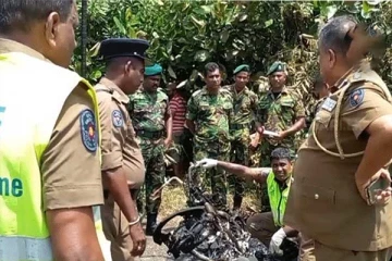 தீ வைத்து எரிக்கப்பட்ட மோட்டார் சைக்கிள்; விசாரணைகளுக்காக 4 விசேட குழுக்கள்