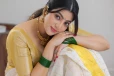 நடிகை சாய்பிரியா தேவா ஓணம் சேலையில் அழகிய போட்டோஷூட்
