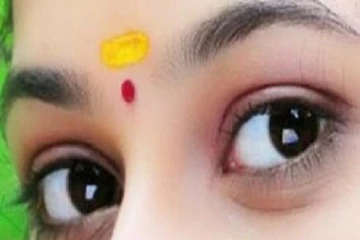 புருவம் அடர்த்தியாக வளர வேண்டுமா? அப்ப இந்த  எண்ணெயை தடவுங்க