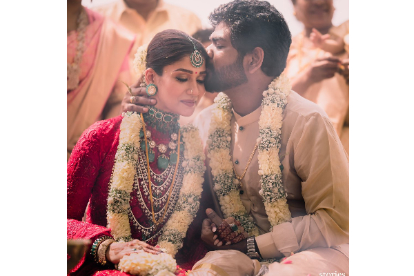 திருமணத்திற்கு வந்தவர்களுக்கு நயன்தாரா விக்கி கொடுத்த பரிசு! இவ்வளவு காஸ்ட்லியா? | Nayanthara Vignesh Costly Gift To Guests