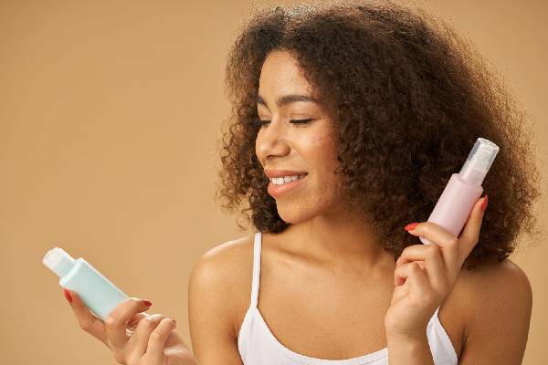 சருமப் பராமரிப்பில் இந்த தவறுகளை மட்டும் செய்யாதீங்க! | Skincare Mistakes You Must Avoid