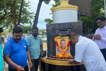 படுகொலை செய்யப்பட்ட ஊடகவியலாளர் ஐயாத்துரை நடேசனின் 18வது நினைவேந்தல் அனுஷ்டிப்பு (Photos)