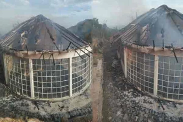 எல்ல சுற்றுலா விடுதி எரிந்து நாசம்