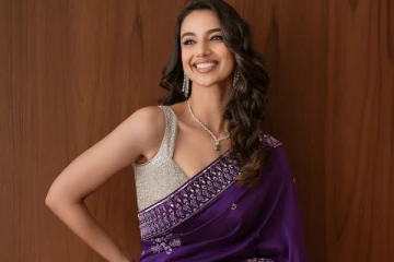 GOAT பட ஹீரோயின் மீனாட்சி சவுத்ரி.. சேலையில் அழகிய போட்டோஷூட்