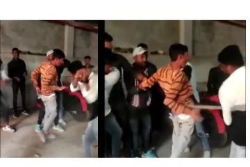 பெண்ணிடம் பேசிய முஸ்லீம் மாணவரை சரமாரியாக தாக்கிய கும்பல் - பதற வைக்கும் வீடியோ வைரல்...!