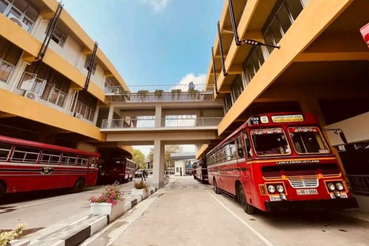 பெட்டா மத்திய பேருந்து நிலையத்தில் சேதமாக்கப்பட்ட சொத்துக்கள்.. பொலிஸாரின் அதிரடி நடவடிக்கை! | Suspect Arrested Damage Pettah Central Bus Stand