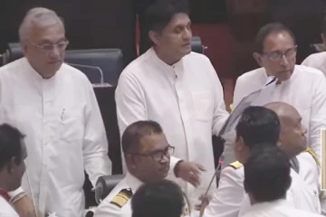 நாடாளுமன்றத்தில் ஏற்பட்ட குழப்பம்: நிறுத்தப்பட்ட விவாதம் மீள ஆரம்பம் (நேரலை)