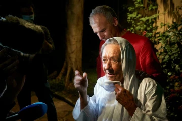 மாலியில் தீவிரவாதிகளின் பிடியிலிருந்து மீட்டு பிரான்சுக்கு கொண்டுவரப்பட்ட பெண்... இரகசியமாக செய்த செயலால் அதிகாரிகள் கோபம்