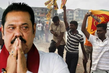 மகிந்த ராஜினாமாவை பட்டாசு வெடித்து கொண்டாடிய இலங்கை மக்கள்! வெளியான வீடியோ