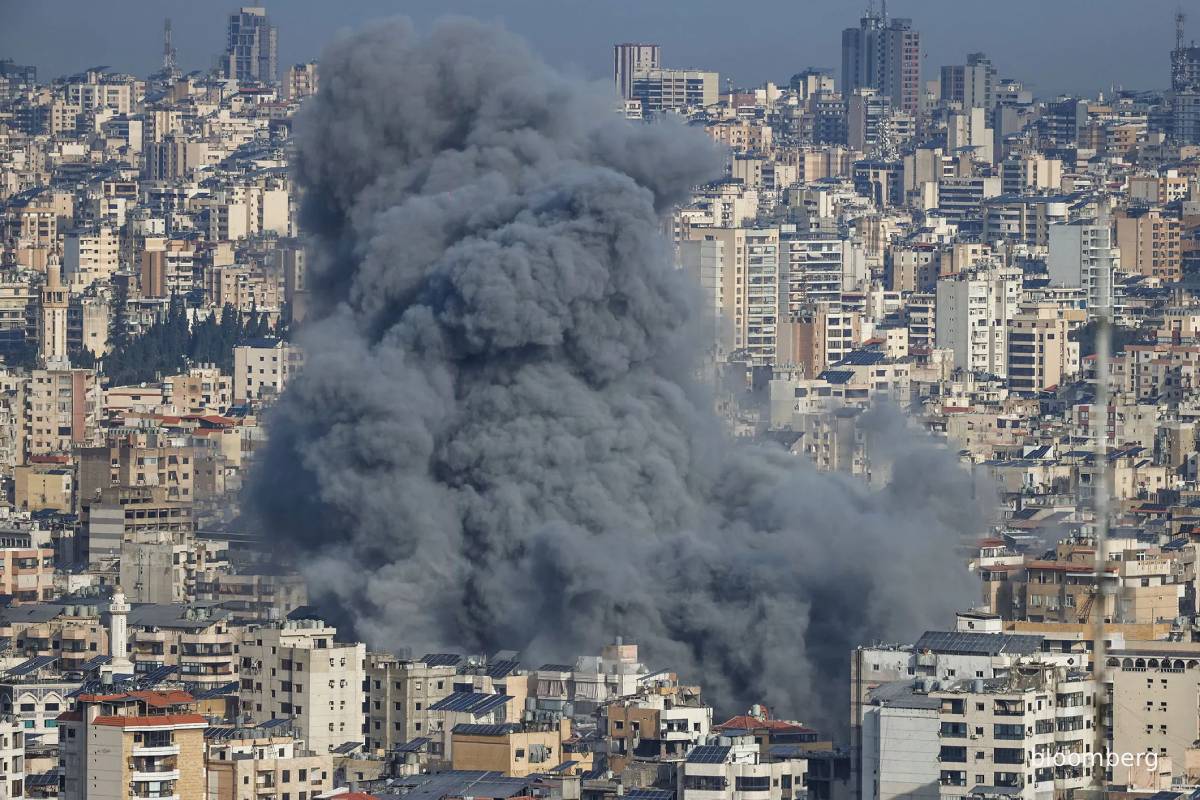 மக்கள் விலை உயர்வால் அவதிப்பட... பல பில்லியன் லிற்றர் எரிபொருளைக் கையிருப்பு வைத்திருக்கும் நாடு | Australia Stockpiling Fuel