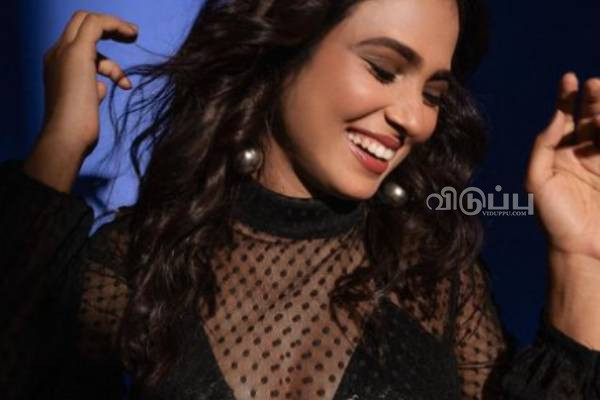 கவர்ச்சி போஸ் கொடுத்து புகைப்படத்தை பகிர்ந்த ரம்யா பாண்டியன்!! வர்ணிக்கும் ரசிகர்கள்.. | Ramya Pandian Latest Photoshoot Post Viral கவர்ச்சி போஸ் கொடுத்து புகைப்படத்தை பகிர்ந்த ரம்யா பாண்டியன்!! வர்ணிக்கும் ரசிகர்கள்.. | Ramya Pandian Latest Photoshoot Post Viral