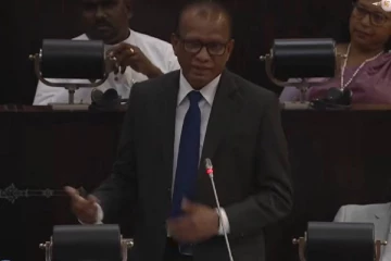 ස්වේච්ඡාවෙන් විශ්‍රාම ගිය විදුලි සේවකයින්ට වන්දි ලැබෙන දිනය ගැන ඇමති අනුරගෙන් හෙළිදරව්වක්