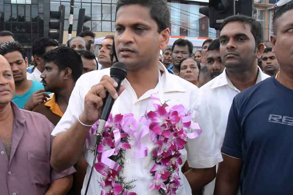 அரசாங்கத்தின் மீது அதிருப்தியிலுள்ள கத்தோலிக்க அமைச்சர்கள் - ஐபிசி தமிழ்