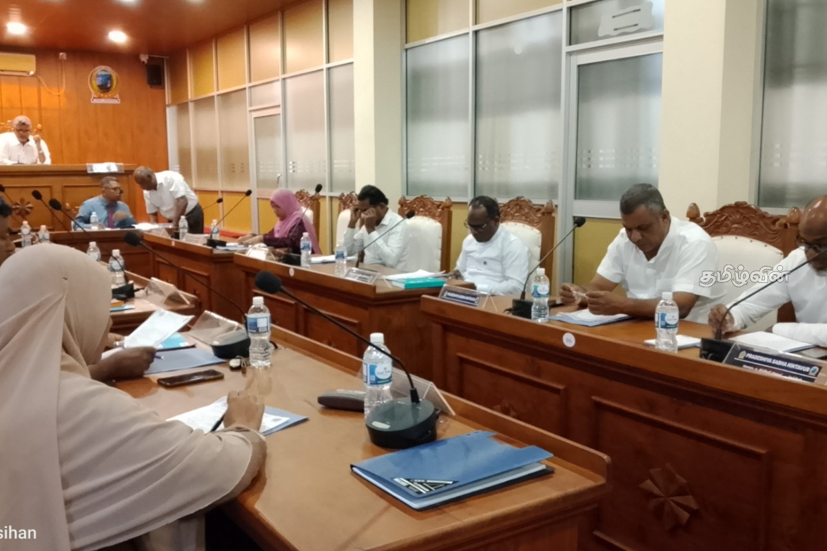 நிந்தவூர் பிரதேச சபை கூட்டத்தில் வெளிநடப்பு செய்த உறுப்பினர்கள் | Walkout At Ninthavur Pradeshiya Sabha Meeting