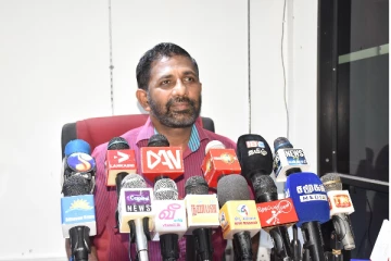 அமைச்சுப் பதவிகளை பெற்று முஸ்லிம் மக்களை தலை குனிய செய்து விட்டார்கள் - ஹுனைஸ் பாரூக்