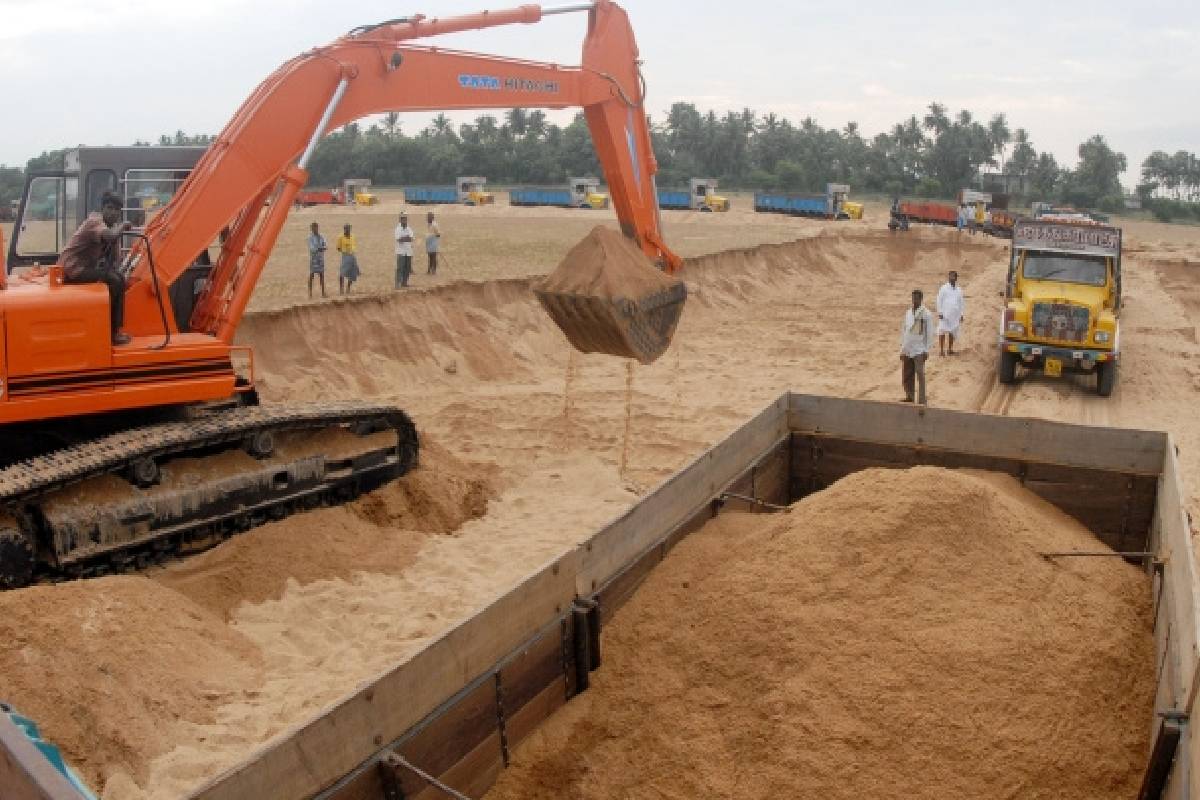 கிளிநொச்சி பொலிஸாரின் அதிரடி நடவடிக்கை! சட்டவிரோத மணலுடன் கைப்பற்றப்பட்ட வாகனங்கள் | Illegal Sand Smuggling In Kilinochchi