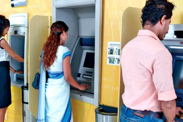 வங்கி அட்டைகளை அபகரித்து மோசடி; மக்களே அவதானம்!