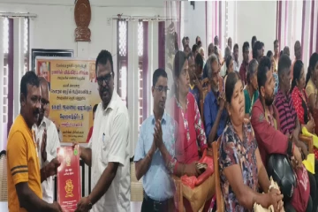 வவுனியாவில் இடம்பெற்ற காணி ஆவணங்கள் வழங்கும் நிகழ்வு (Photos)