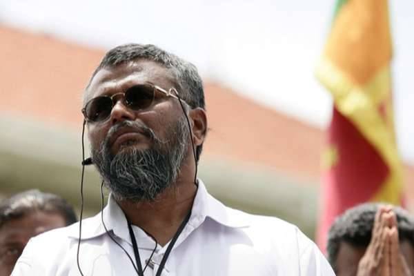 டக்ளஸ் மீது புதிய வழக்குகள் ; வட மாகாண அதிகாரிகள் பலரும் கைது | Northern Province Officials Help Douglas Arrested