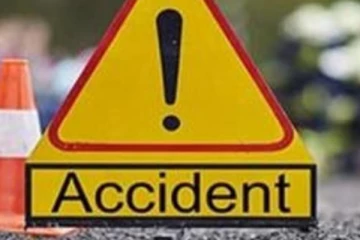 බස්රථයක් පෙරලීමෙන් විශාල පිරිසකට තුවාල...