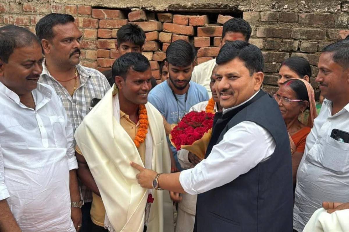 UPSC தேர்வில் தேர்ச்சி பெற்றதாக மோசடி - பாராட்டியே பொலீசாரே கைது செய்தனர் | Bihar Fake Upsc Winner Ranjith Arrested By Police