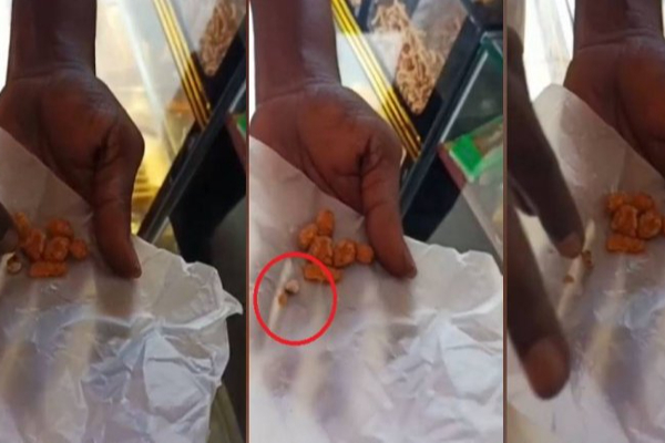 சுவையான பக்கோடாவில் கிடந்த சொத்தை பல் - வைரலாகும் புகைப்படம் - தமிழ்நாடு