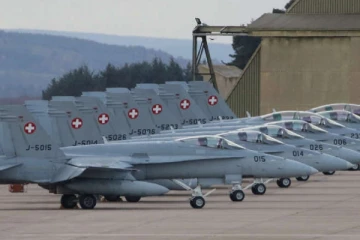 திடீரென எல்லை தாண்டி சுவிட்சர்லாந்துக்குள் நுழைந்த விமானத்தால் பெரும் பரபரப்பு