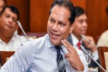 பதவியில் இருந்து தூக்கி எறியப்பட்ட தயாசிறி ஜயசேகர