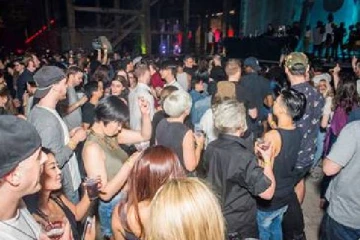 ரொறன்ரோவில் 150 பேர் வரை பங்கேற்றிருந்த நிகழ்வு ஒன்றை சுற்றிவளைத்த பொலிஸார்!